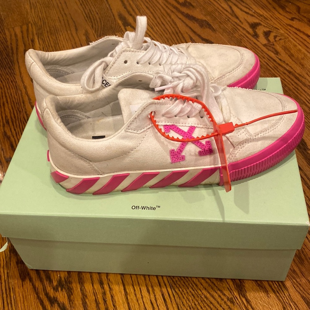 Size 9 off white, white fuchsia sneakers. Some staining.